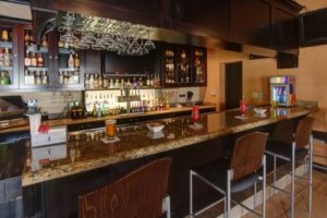 Clarion Inn Suites Orlando bar