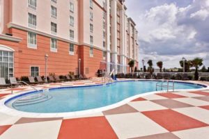 Hampton Inn Suites Orlando pool