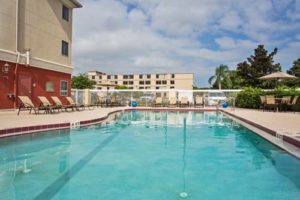 Holiday Inn Express Orlando Airport pool