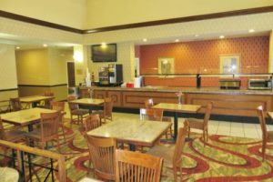 Ramada Inn Suites Orlando front dining